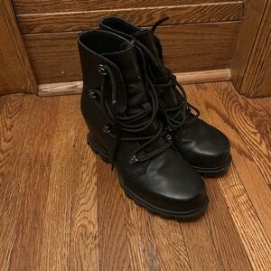 Sorel Joan of Arc Lace-Up Ankle Boots - 7.5